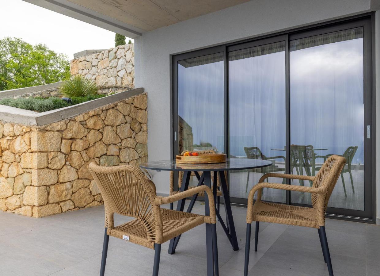 Anadeo Villas & Suites Exanthia Dış mekan fotoğraf